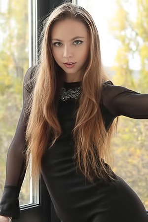 Valery Leche In Elegantly Sexy Black Dress