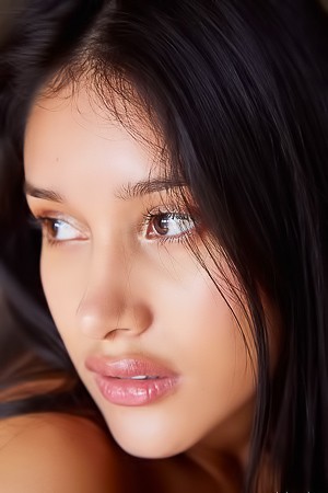 Carolina Guerrero Teases In Stilettos Unveiling Her Seductive Upskirt Charm Indoors