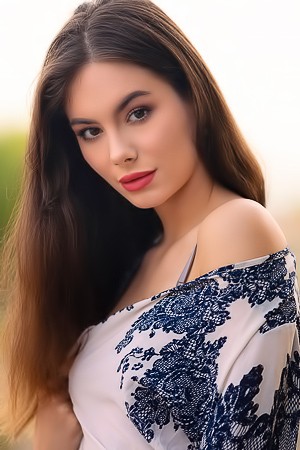 Liz Ocean Bares It All On A Sunlit Balcony With Bold Poses And Seductive Glances For Your Pleasure