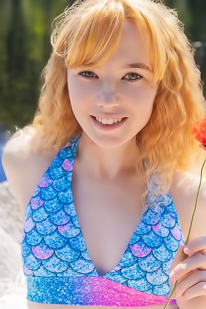 Erika Fox Goes Face Down Booty Up For An Intimate Rear View