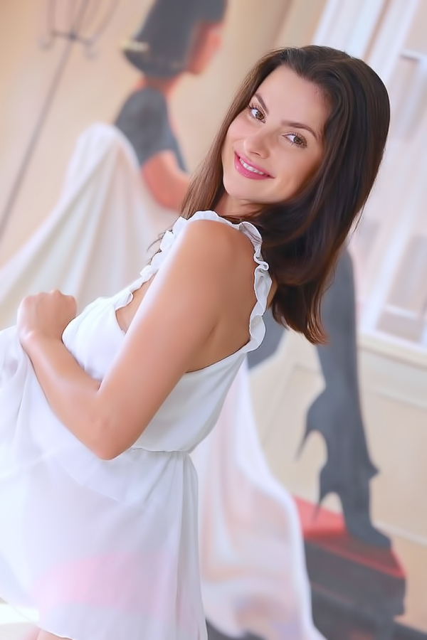 Skinny teen likes to strip and pose
